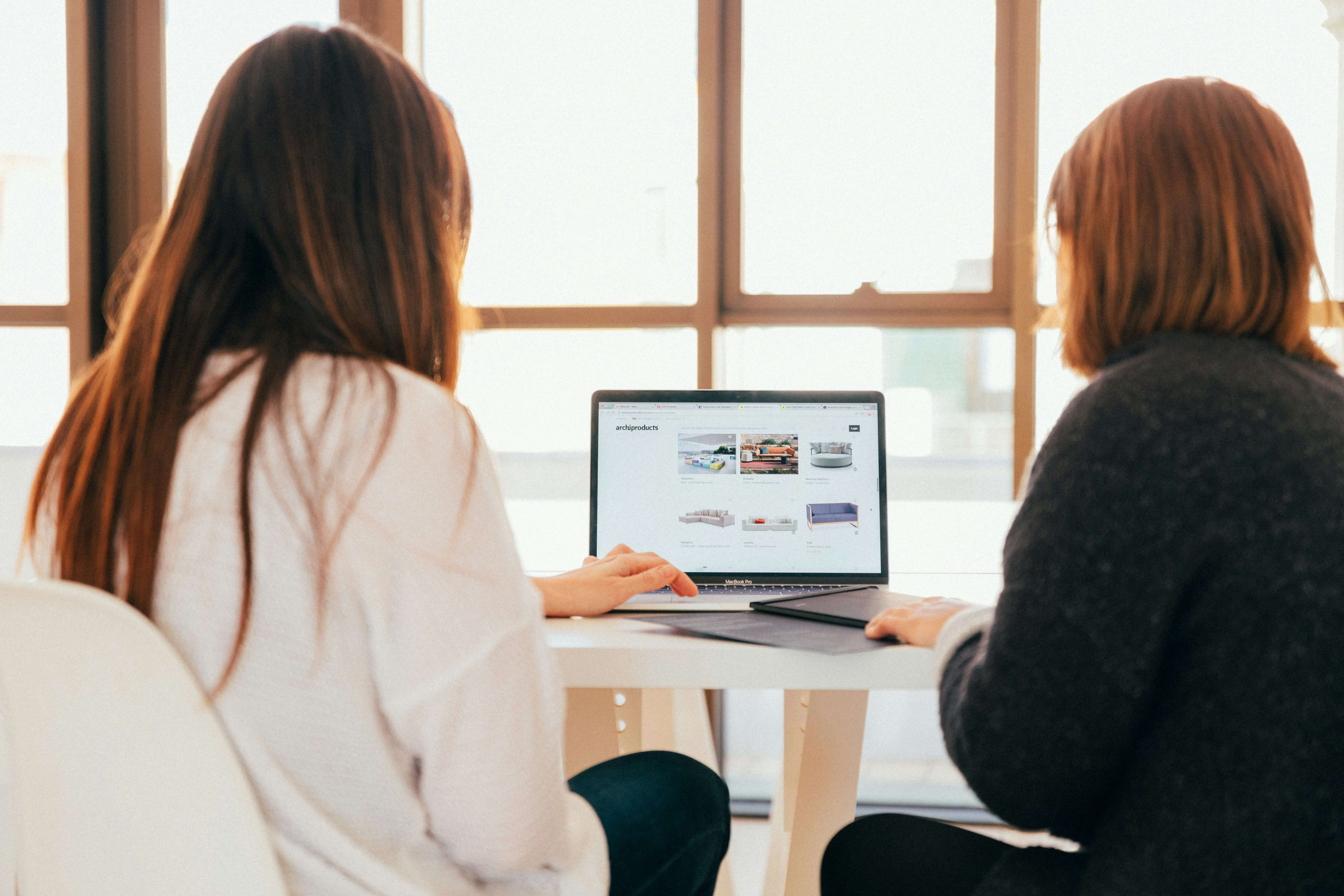 Uygulamalı Eğitimlerle Kadınlara Özel Web Geliştirme ve Kodlama Fırsatları