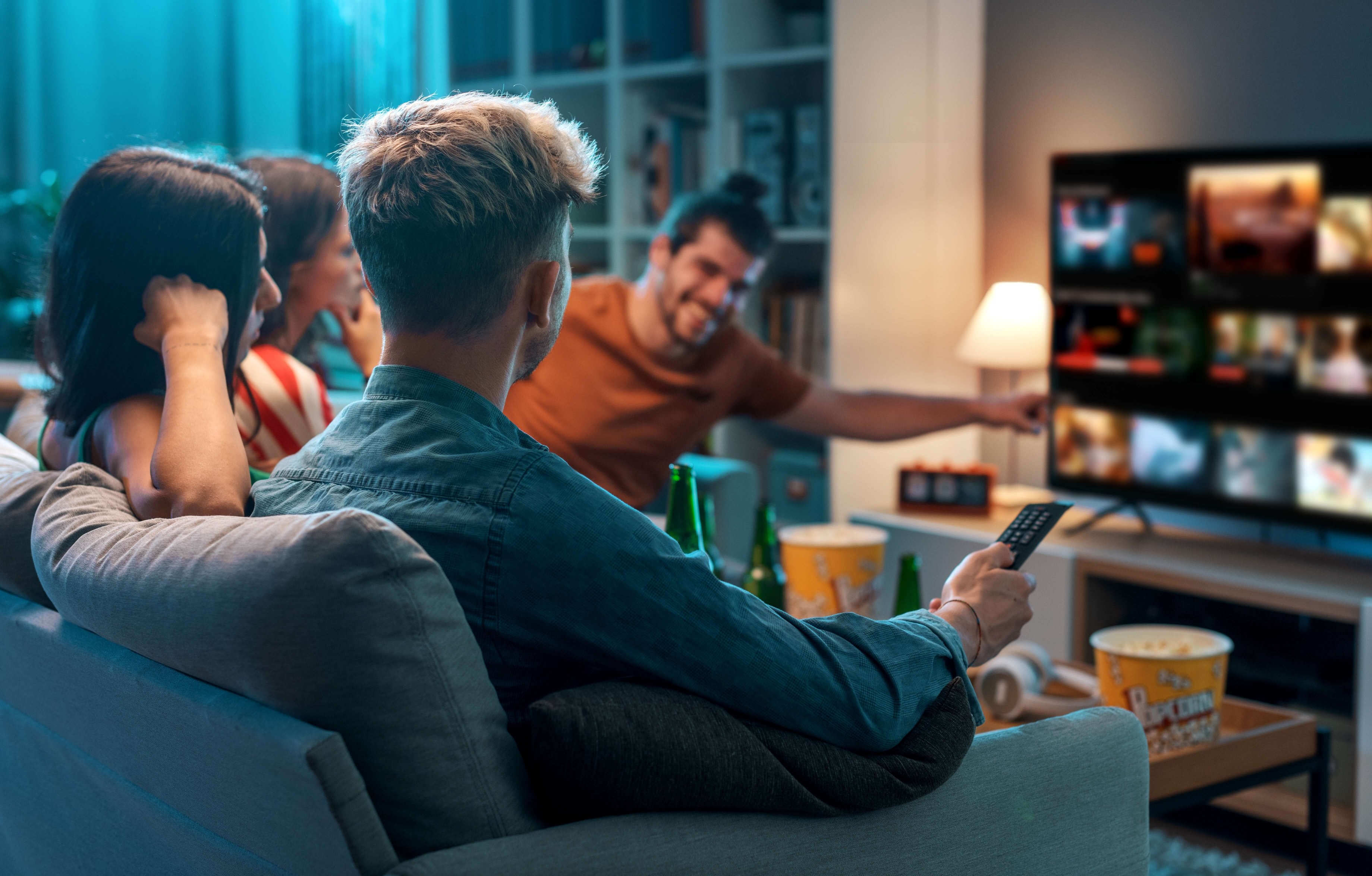 Ev Sineması Keyfi: Gerçek Bir Sinema Deneyimi İçin Televizyon Seçimi