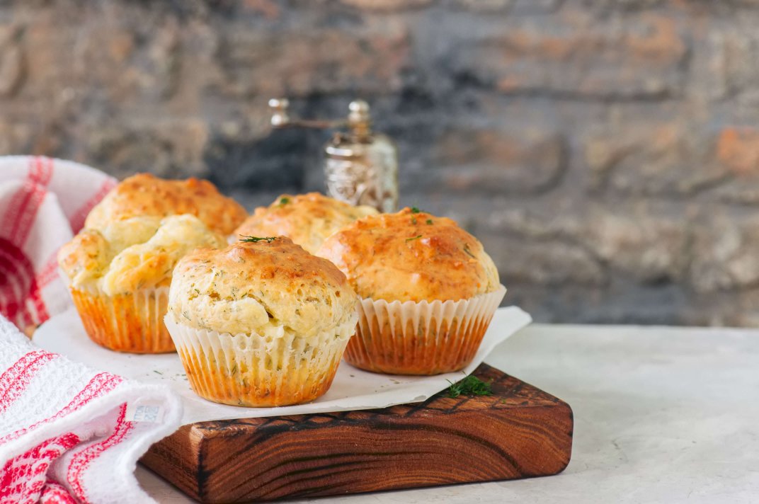 Muffin ile Yüksek Proteinli Tuzlu Atıştırmalıklar