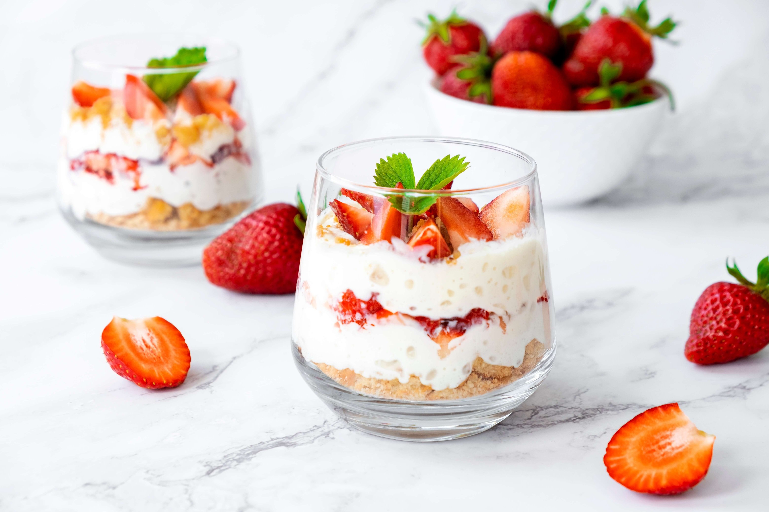 Çilekli Bisküvili Puding Tarifi